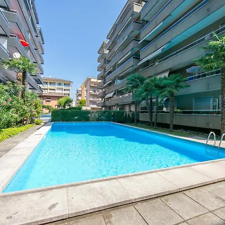 Pool House - Happy Apartment