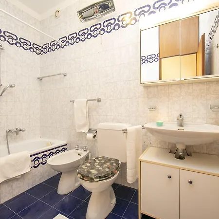 Pool House - Happy Apartment Lugano